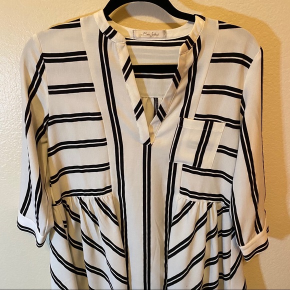 Bou Jeloud White Striped Shark-bite Tunic Small - Picture 3 of 16